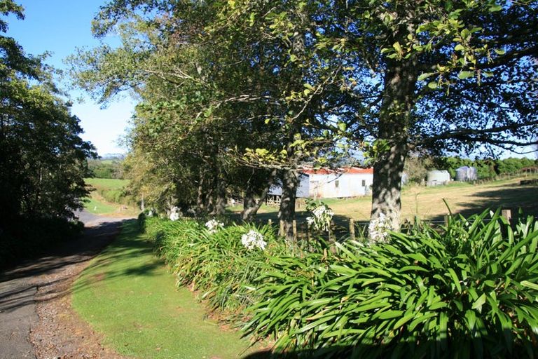 Photo of property in 311 Croydon Road, Midhirst, Stratford, 4394