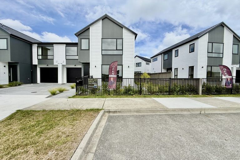 Photo of property in 140 Vintry Drive, Kumeu, 0810