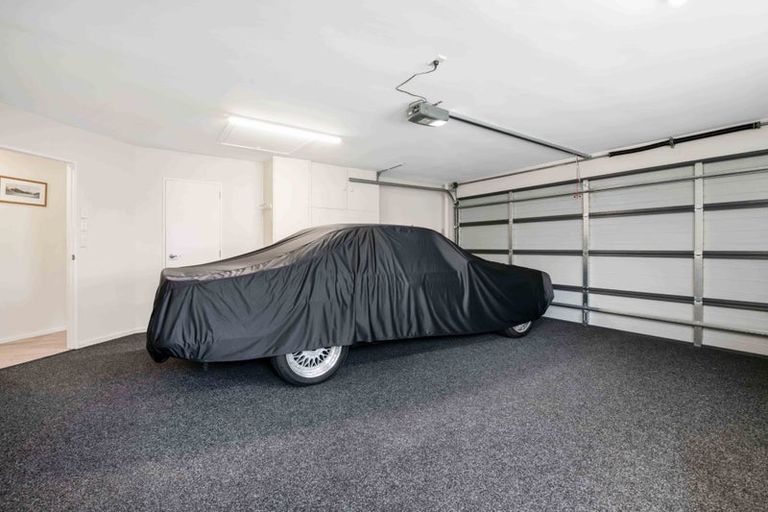 Photo of property in 9 Crampton Court, Orewa, 0931