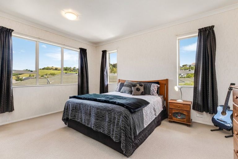 Photo of property in 31 Les Fisher Place, Pukekohe, 2120