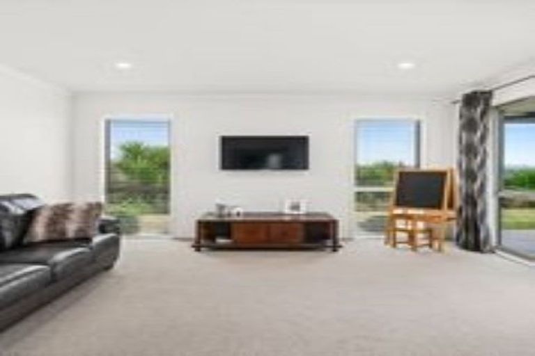 Photo of property in 1 Elena Place, Welcome Bay, Tauranga, 3112