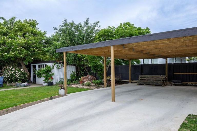 Photo of property in 17 Rhodes Street, Waimate, 7924