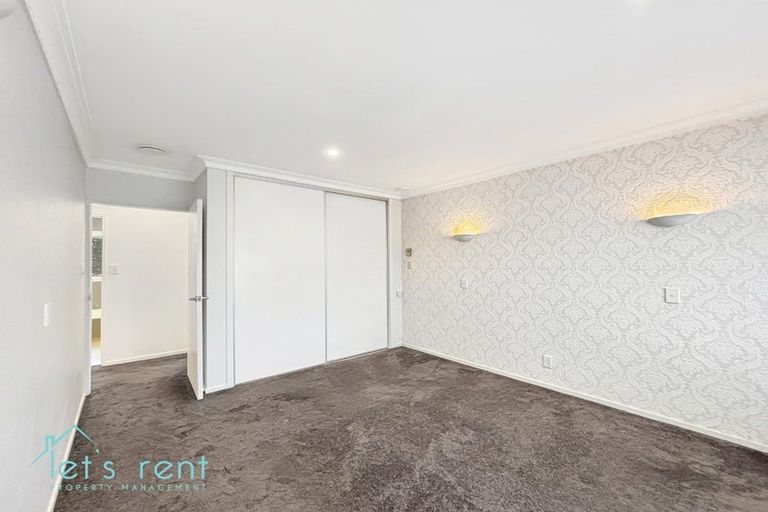 Photo of property in 8 Coulthard Terrace, Opaheke, Papakura, 2113