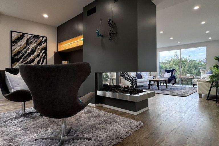 Photo of property in 14 Ilam Lane, Fairview Heights, Auckland, 0632