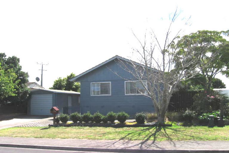 Photo of property in 28 Cabello Place, Unsworth Heights, Auckland, 0632