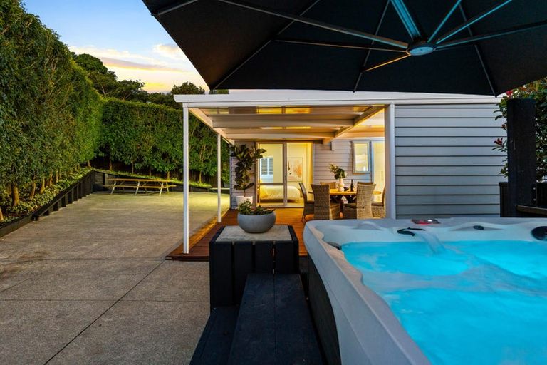 Photo of property in 6 Andre Rise, Stanmore Bay, Whangaparaoa, 0932