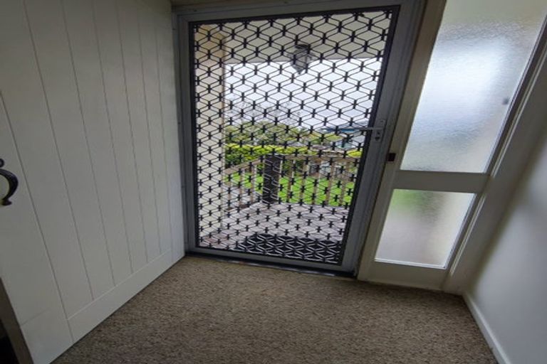 Photo of property in 47 Meadowood Drive, Unsworth Heights, Auckland, 0632