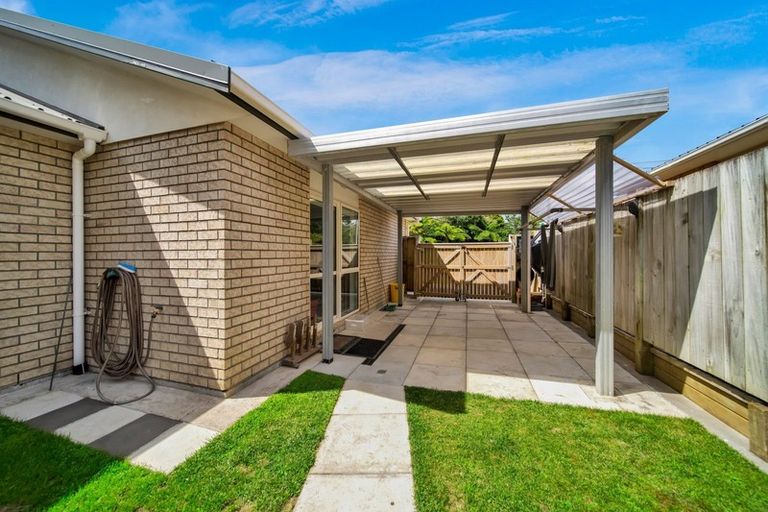 Photo of property in 24 Moulton Street, Moturoa, New Plymouth, 4310