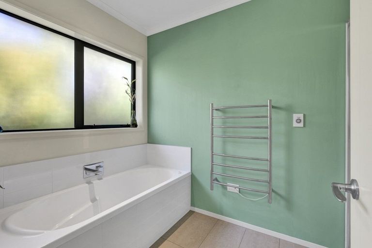 Photo of property in 57 Ainslee Street, Highlands Park, New Plymouth, 4312