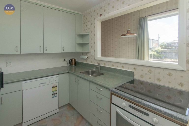 Photo of property in 19 Pukeko Place, Westshore, Napier, 4110