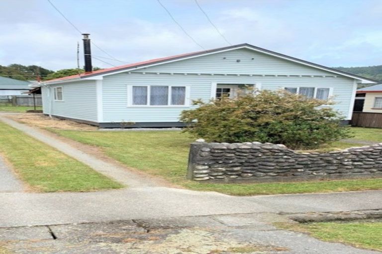 Photo of property in 47 Inverness Street, Dunollie, Runanga, 7803