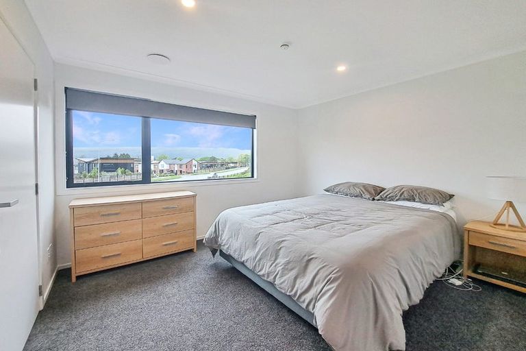 Photo of property in 11 Joseph Bolton Crescent, Wallaceville, Upper Hutt, 5018