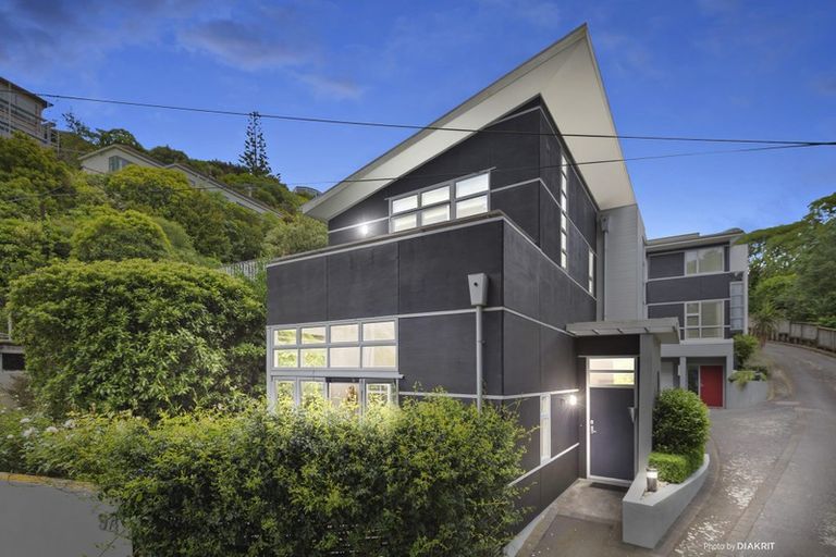 Photo of property in 94a Onslow Road, Khandallah, Wellington, 6035