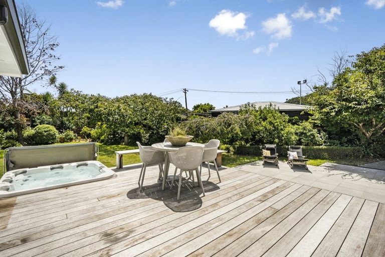 Photo of property in 23 Pukatea Street, Eastbourne, Lower Hutt, 5013