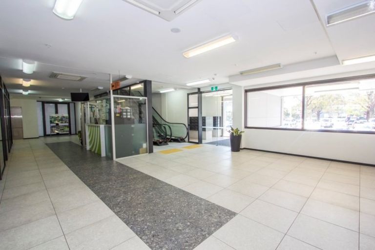 Photo of property in Twin Towers, 1102/17 Putney Way, Manukau, Auckland, 2104