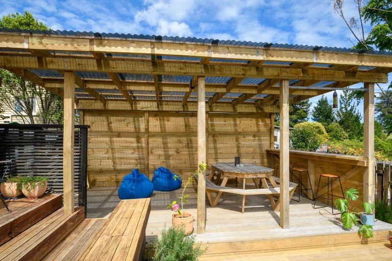 Photo of property in 633 Swanson Road, Swanson, Auckland, 0612