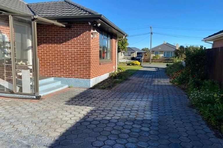Photo of property in 19 Greenhurst Street, Sockburn, Christchurch, 8042