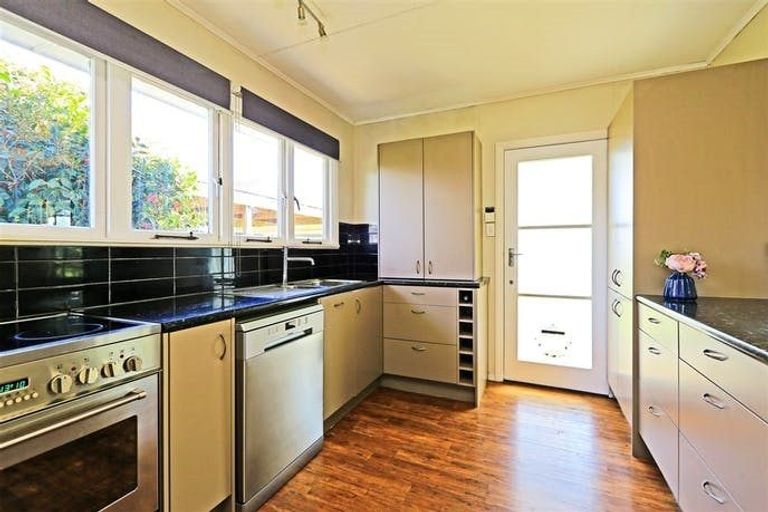 Photo of property in 704 Park Road North, Parkvale, Hastings, 4122