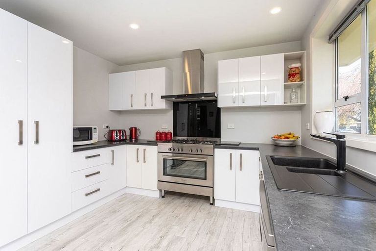 Photo of property in 118 Grimseys Road, Redwood, Christchurch, 8051