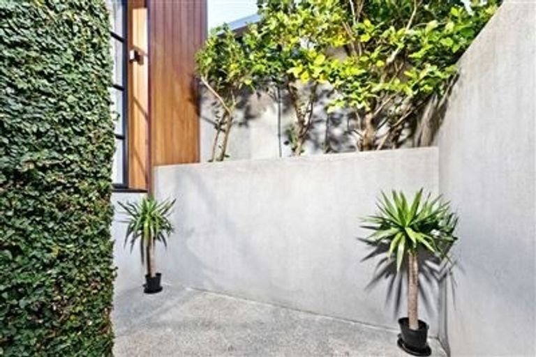 Photo of property in 109a Beach Road, Castor Bay, Auckland, 0620