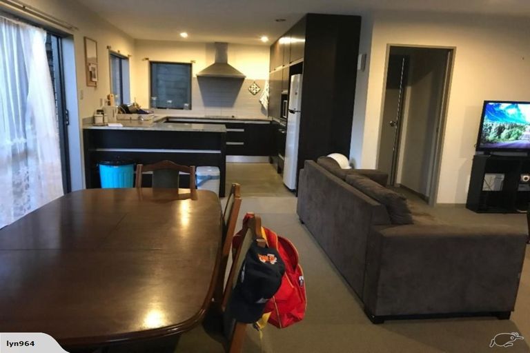 Photo of property in 17b Scotstoun Place, Glen Eden, Auckland, 0602