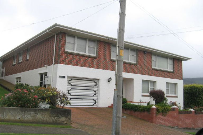 Photo of property in 6 Saint Edmund Crescent, Tawa, Wellington, 5028