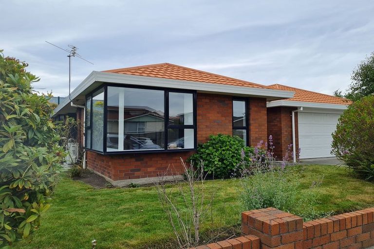 Photo of property in 2/1 Apollo Place, Papanui, Christchurch, 8052
