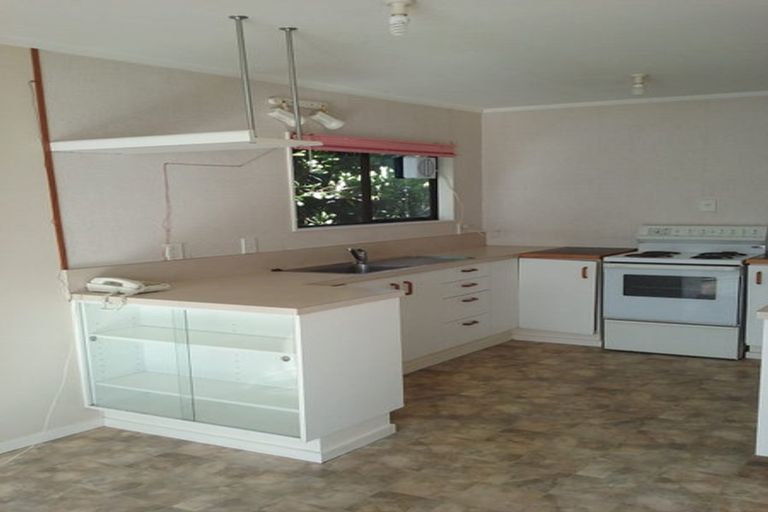 Photo of property in 152 Queens Drive, Lyall Bay, Wellington, 6022