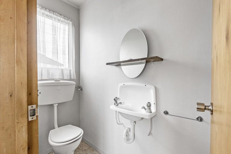 Photo of property in 3 Apollo Parade, Milson, Palmerston North, 4414