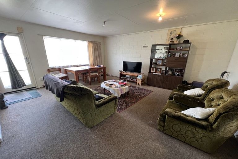 Photo of property in 2/299 Ruahine Street, Terrace End, Palmerston North, 4410