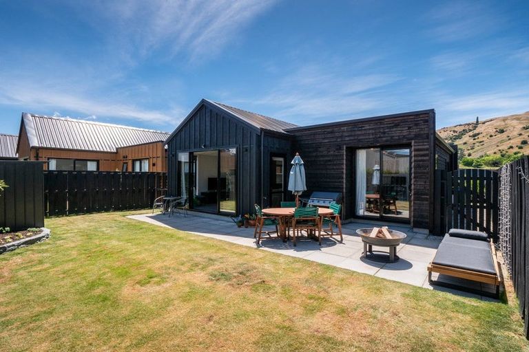 Photo of property in 8 Longlands Street, Lake Hayes, Queenstown, 9304