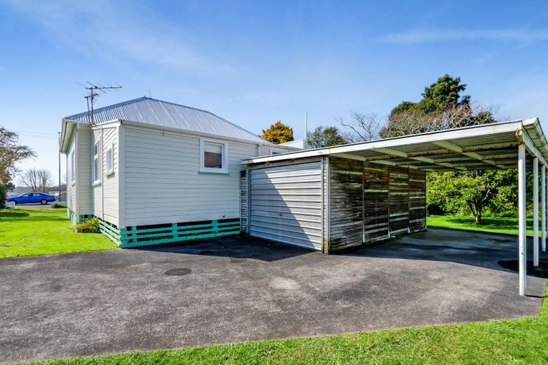 Photo of property in 35 Cracroft Street, Waitara, 4320