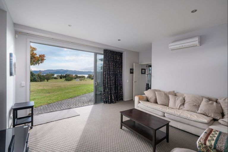 Photo of property in 1 Pukenamu Road, Rainbow Point, Taupo, 3330