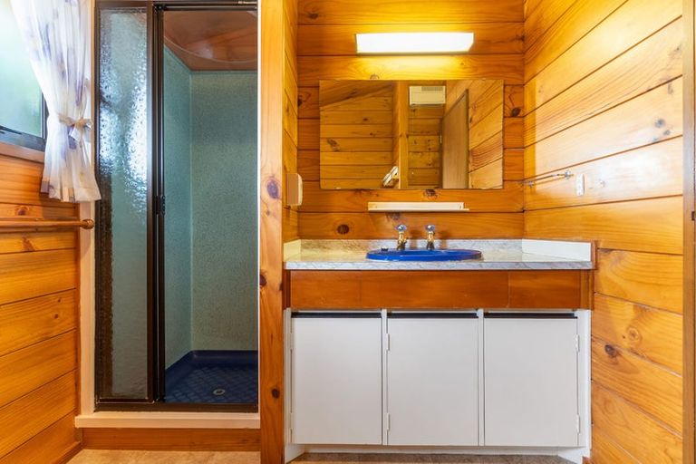 Photo of property in 17 Booker Place, Weymouth, Auckland, 2103