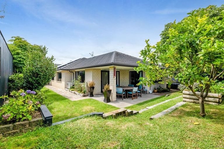 Photo of property in 28 Paynters Avenue, Strandon, New Plymouth, 4312