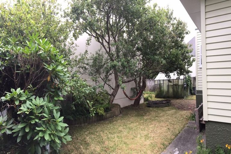 Photo of property in 2 Hatton Street, Karori, Wellington, 6012