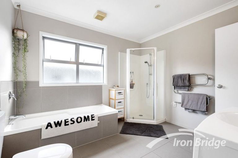 Photo of property in 82a Kirton Drive, Riverstone Terraces, Upper Hutt, 5018