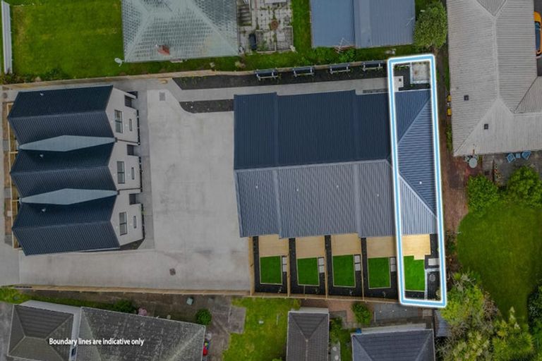 Photo of property in 8/60 Yeovil Road, Te Atatu Peninsula, Auckland, 0610