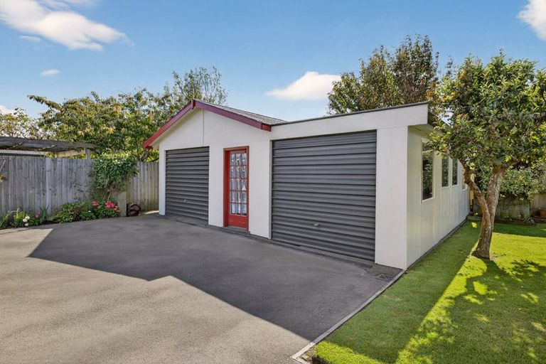 Photo of property in 208 Condell Avenue, Papanui, Christchurch, 8053