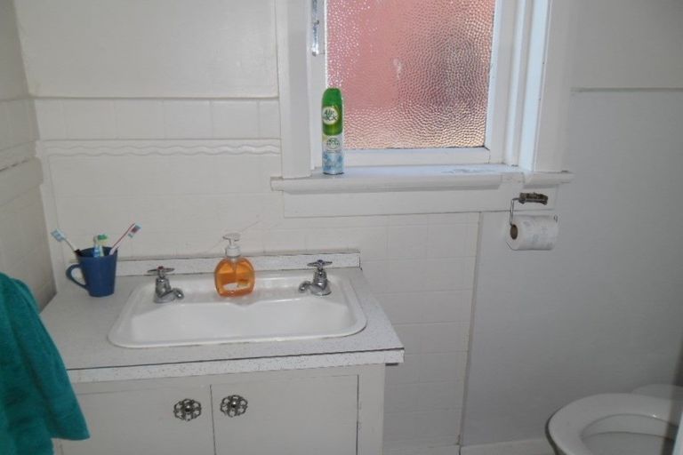 Photo of property in 8 Howe Street, North Dunedin, Dunedin, 9016