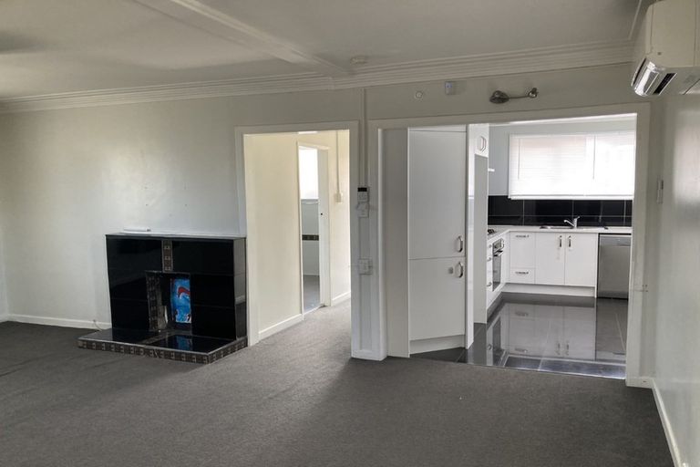 Photo of property in 305 Richardson Road, New Windsor, Auckland, 1041