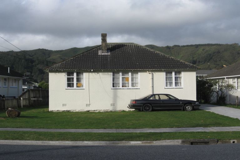 Photo of property in 15 Strand Crescent, Naenae, Lower Hutt, 5011