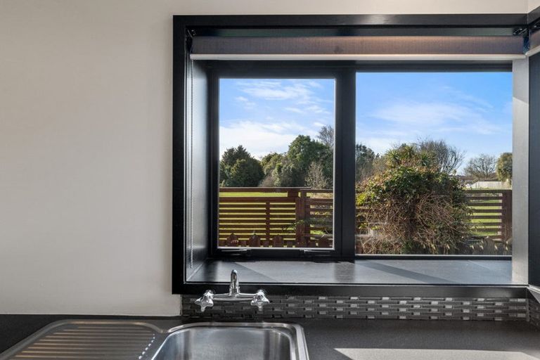 Photo of property in 47b Solomon Avenue, Redwood, Christchurch, 8051