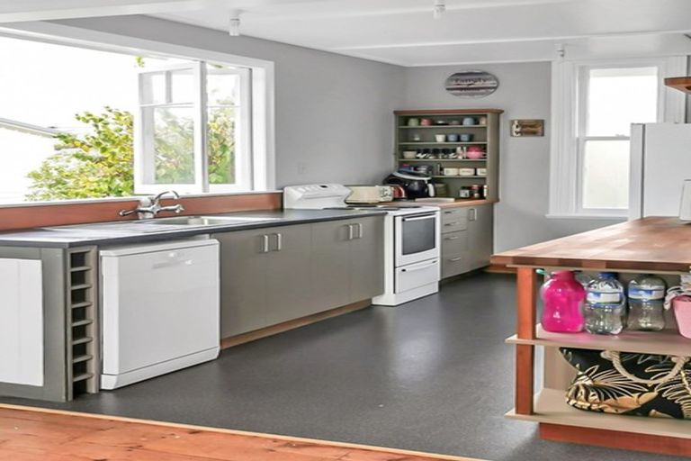 Photo of property in 37 Grey Street, Marton, 4710