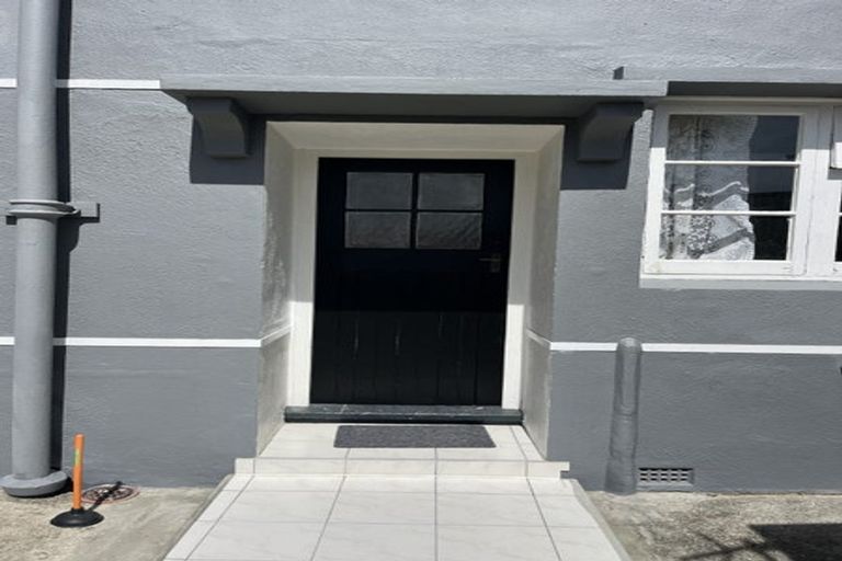 Photo of property in 118 Austin Street, Mount Victoria, Wellington, 6011