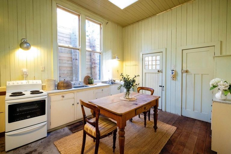 Photo of property in 33a Seapoint Road, Bluff Hill, Napier, 4110