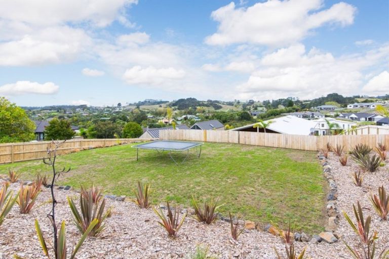 Photo of property in 76 Solan Drive, Waimauku, 0812
