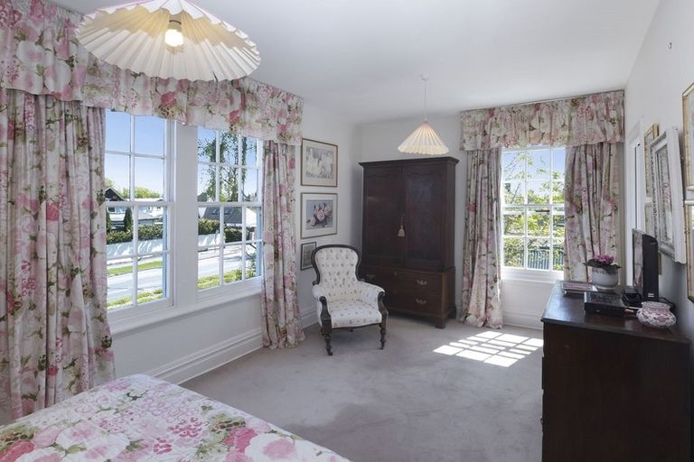 Photo of property in 54 Fendalton Road, Fendalton, Christchurch, 8014