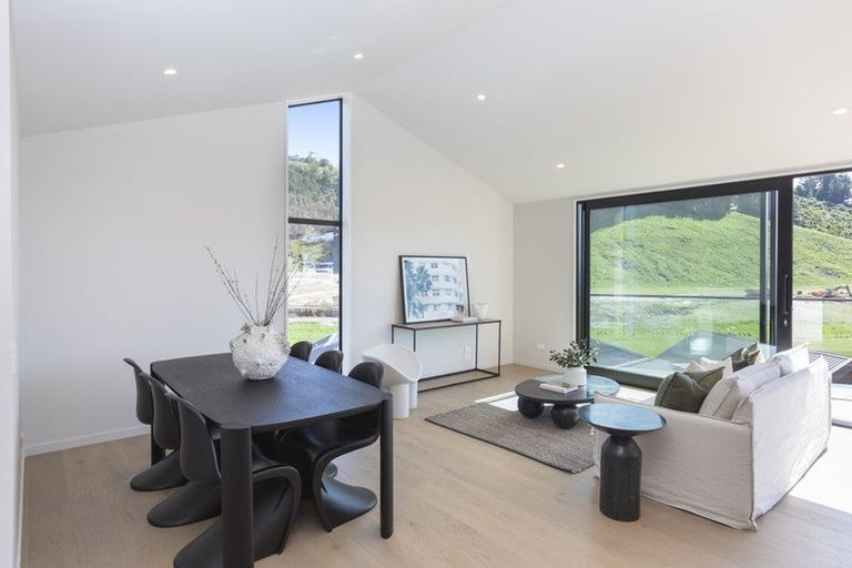 Photo of property in 8 Flowers Lane, Cracroft, Christchurch, 8022