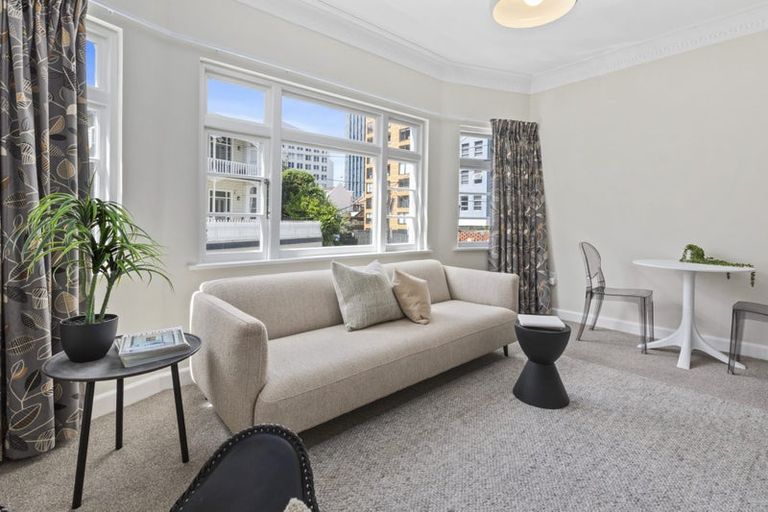 Photo of property in 20e Portland Crescent, Thorndon, Wellington, 6011